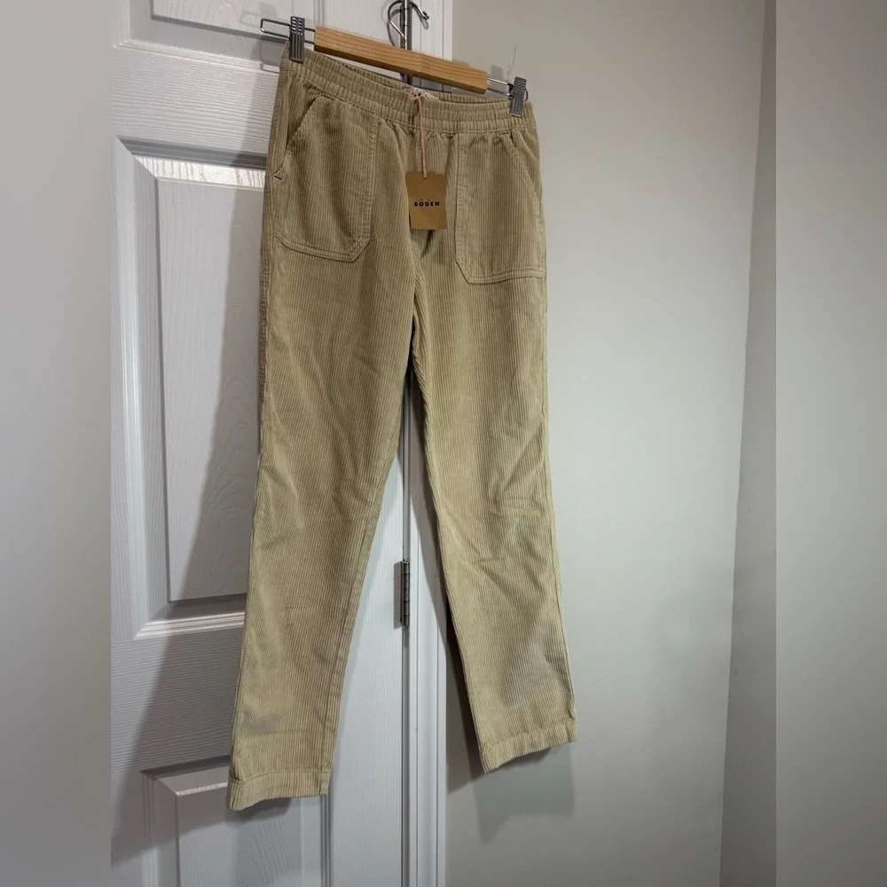 Mini Boden kids Corduroy Pants in Tan
